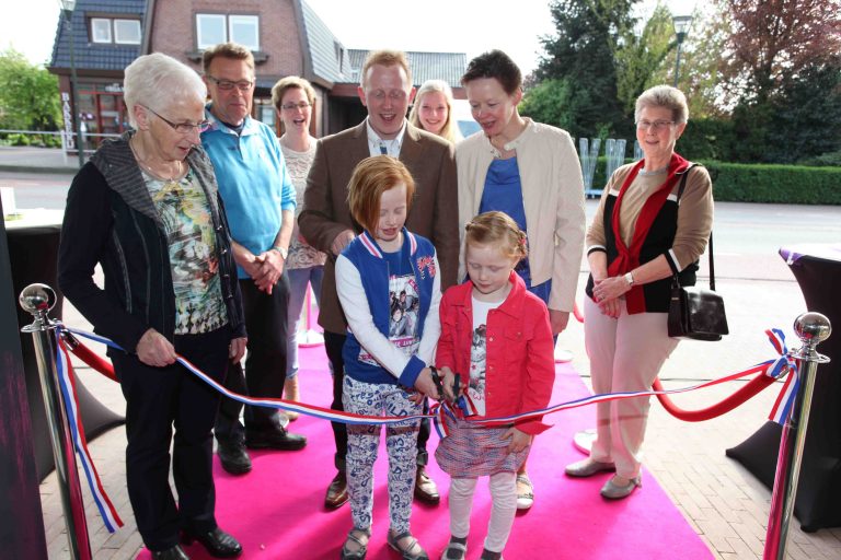 bazar-van-jon-opening