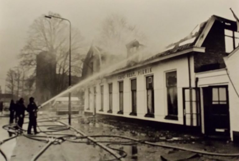 FOTO 11 brand