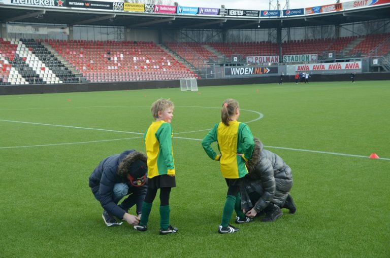 POLM STRIKKEN