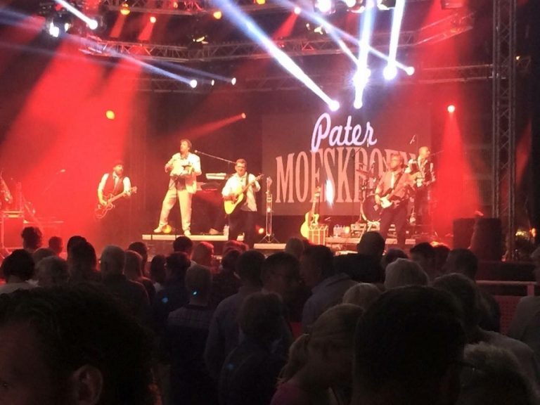 pater moeskroen