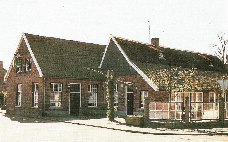 FOTO 2 pand gebr waateren