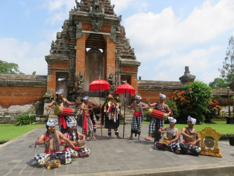 Tempel Ubud Custom