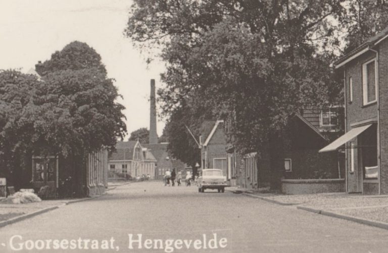 FOTO 4 Het Fluttershuuske met Braakhuis