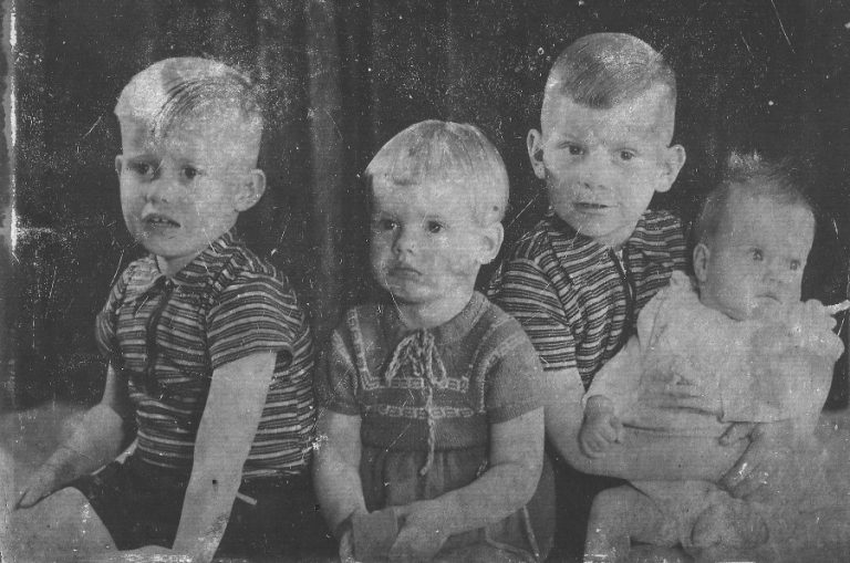 FOTO 5 gezin plm 1958