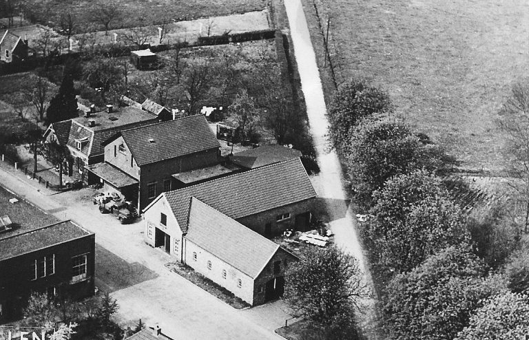 FOTO 8 bedrijf vanuit de lucht