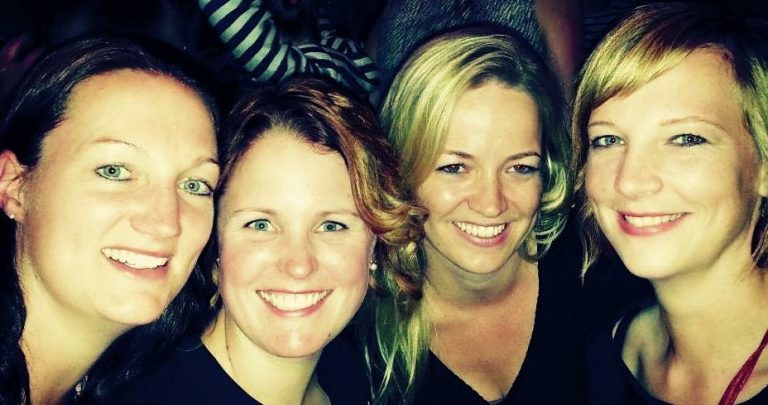 FOTO 6 vriendinnen manongrootholdmilouwolterinckEllenwissink