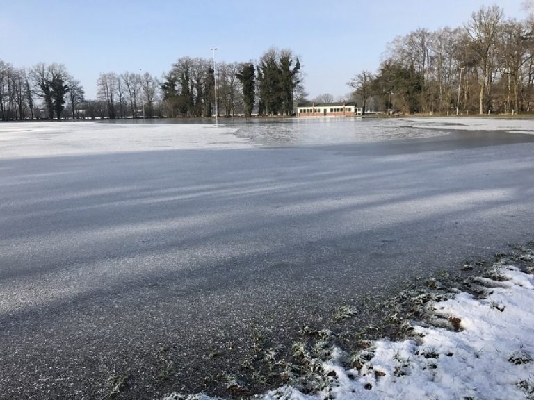 ijsbaan Hengevelde