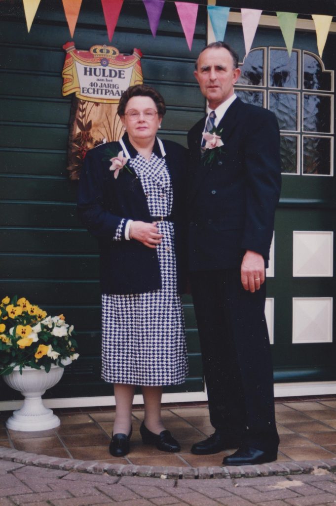 FOTO 5 echtpaar arnold sien 40 jaar getr 26 maart 1991