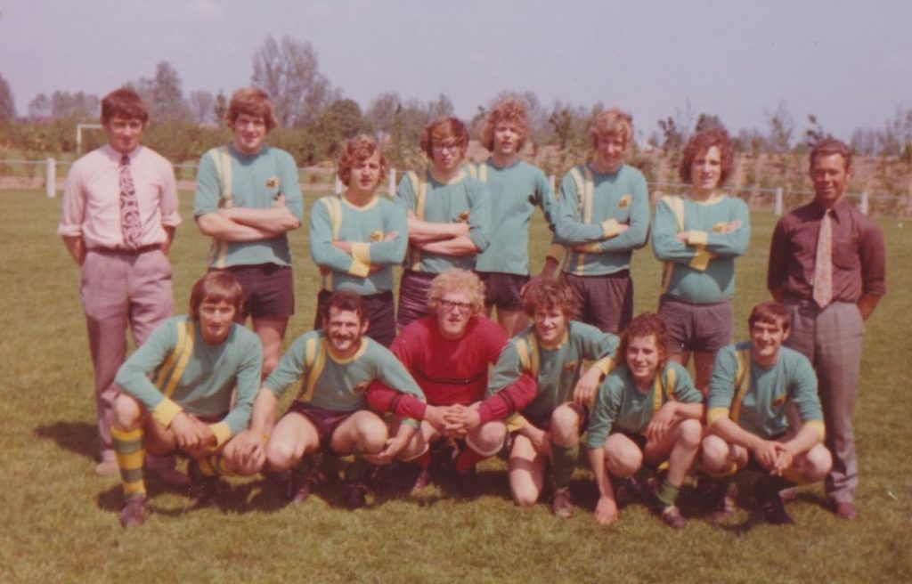 wvv elftal 1973 met oa nico en louis jannink