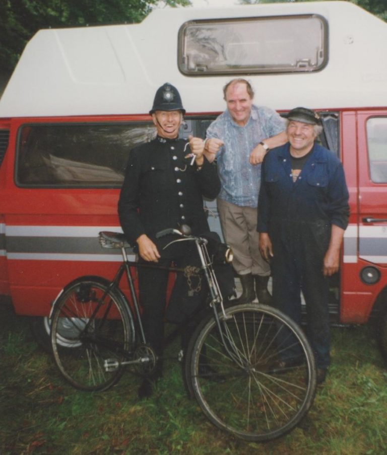 nico een politieagent en een voormalige motorcross ster in Wales