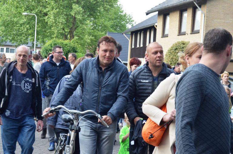 70D502E5-FF89-431F-9F13-ADB700EB73EA