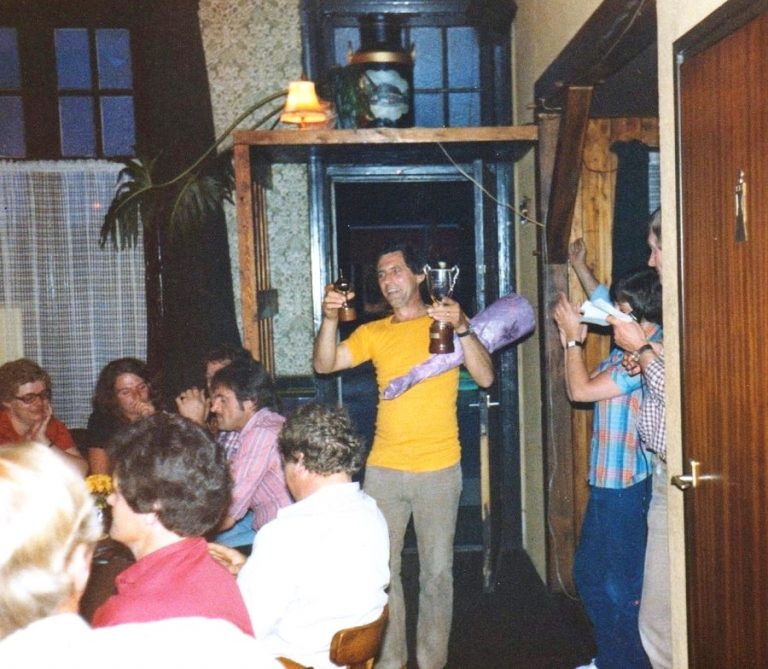 gele trui voor bennie 1980