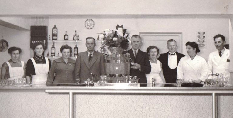 bij opening zaal 12 nov 1955
