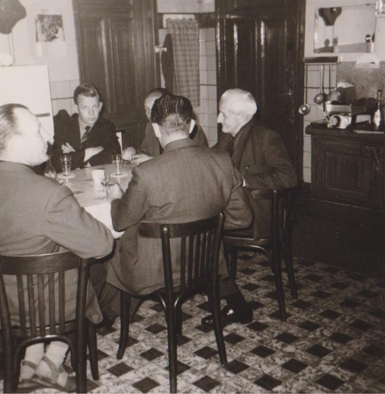 bestuur wvv in keuken assink