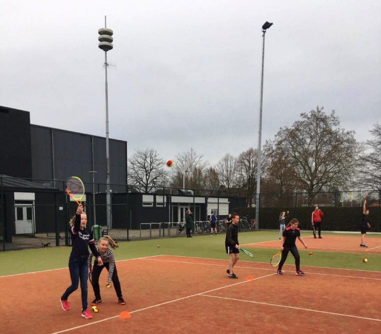 a tennis 3