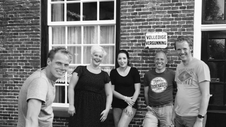 Swing Top Bottle bandfoto bw