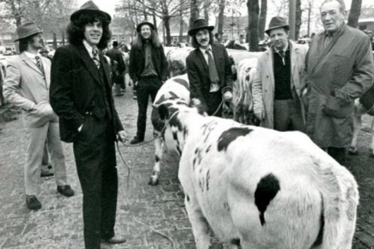 pa met de band normaal in doetinchem op de veemarktJPG