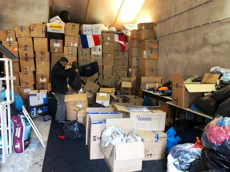Dozen tot aan het plafond