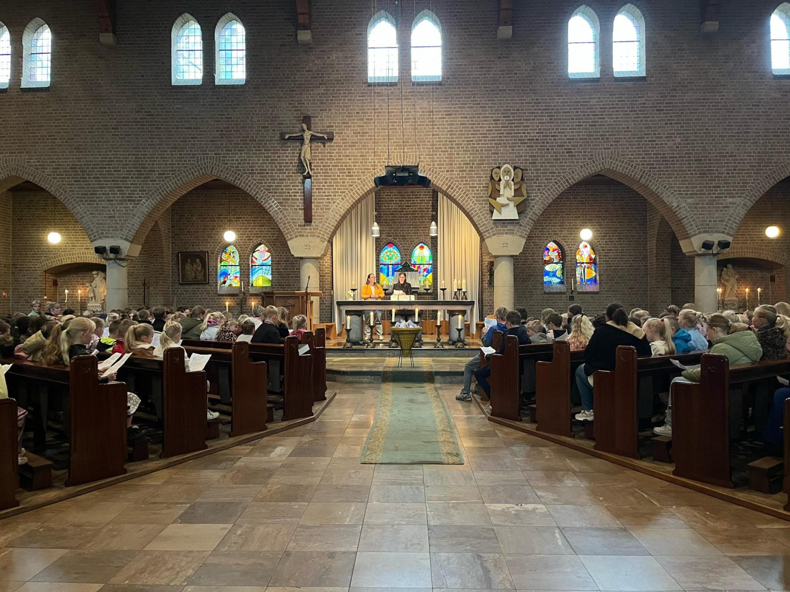 Witte Donderdag op de Petrusschool: samen vieren en delen - WegdamNieuws