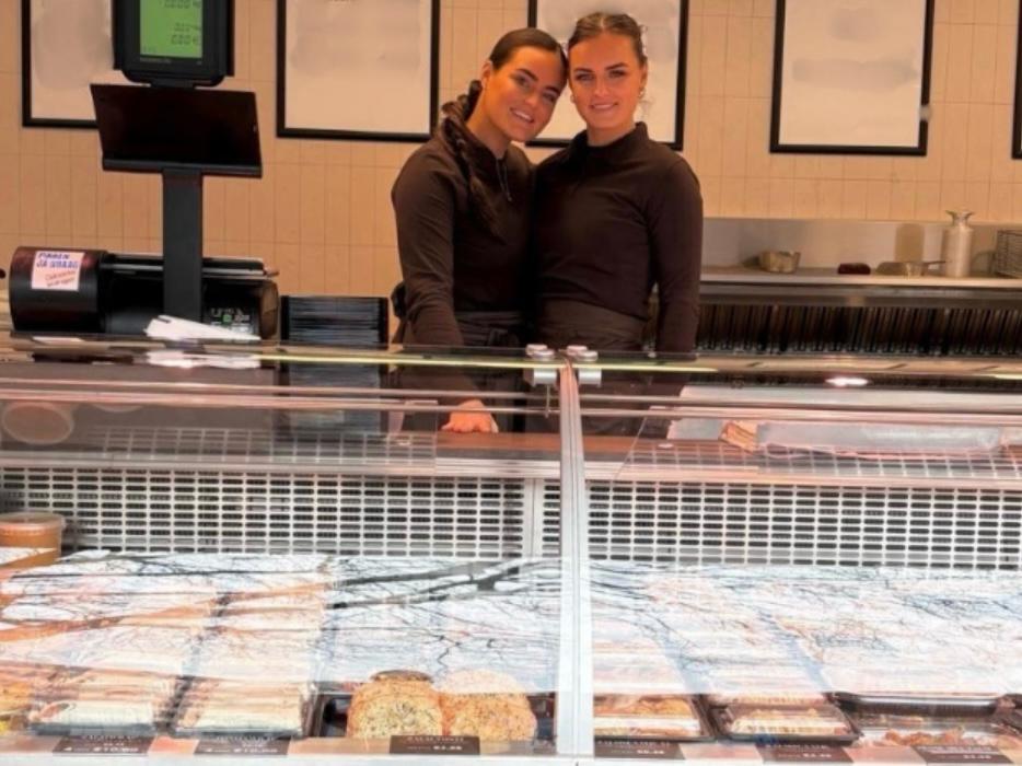 Vishandel Van de Groep uit Spakenburg vandaag weer in Hengevelde!