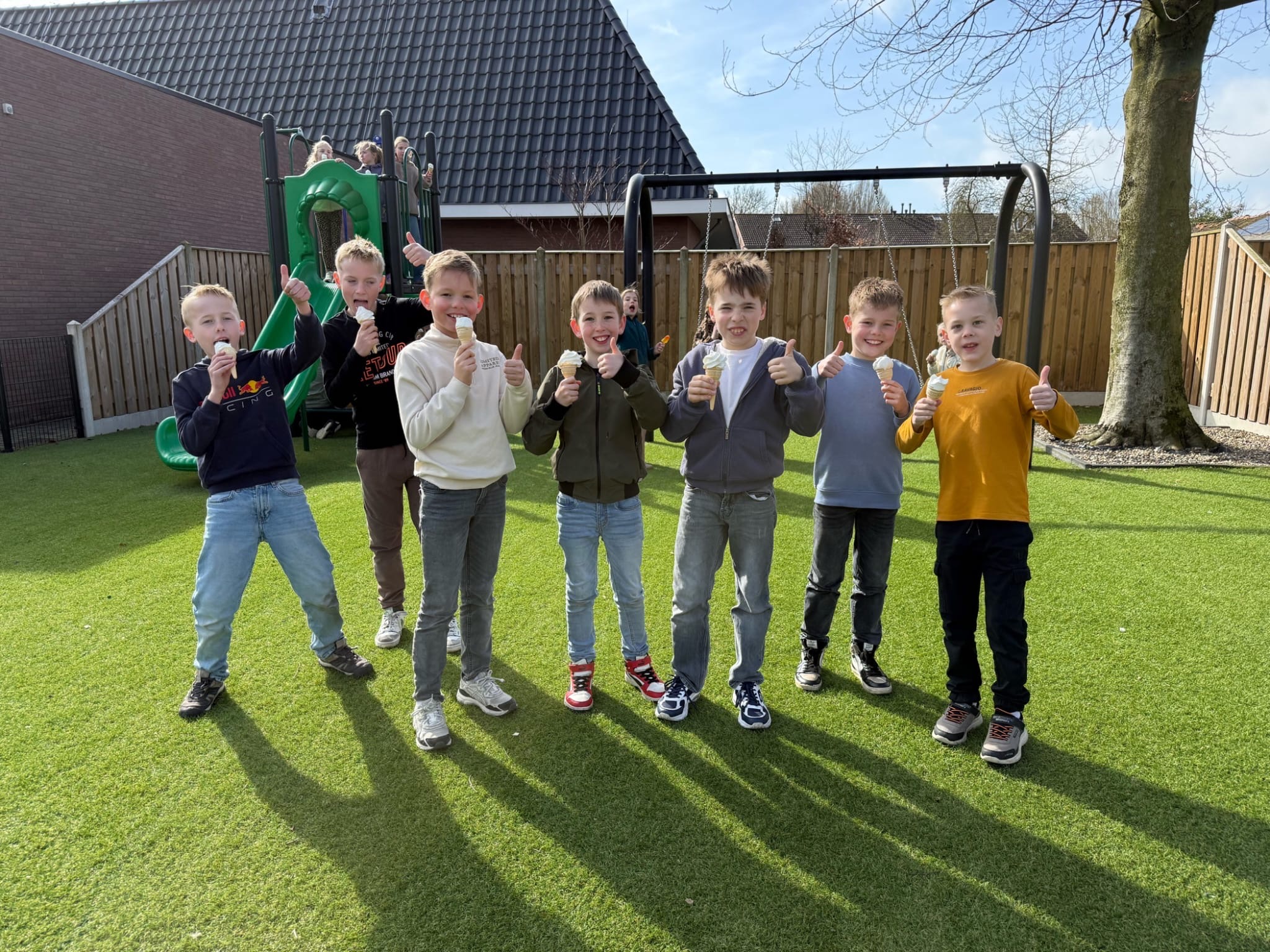 IJsseizoen geopend door kinderen van de Petrusschool
