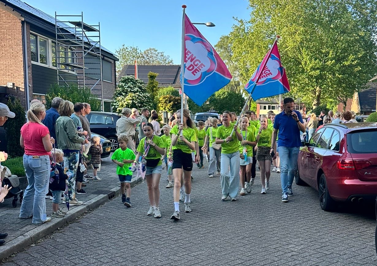 De Hengeveldse Avondvierdaagse is voltooid! Verwennerij en de medaille na vier dagen lopen
